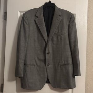 Thomas Miller Menswear size 52R with small hole on front jacket
